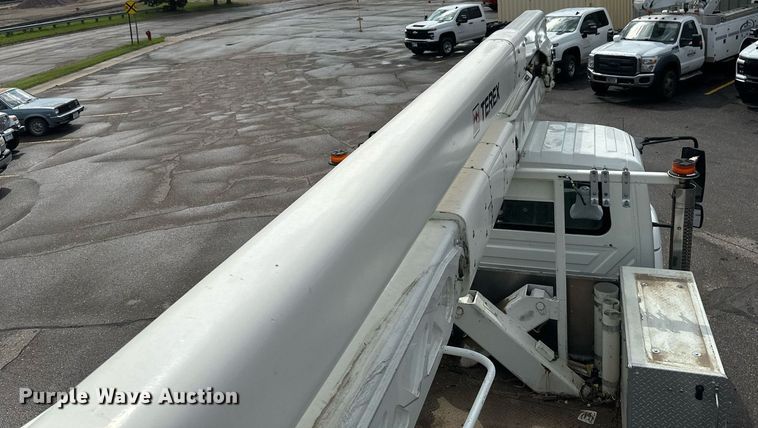 image for item EB2689 2011 International 7400 bucket truck