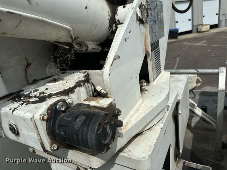 image for item EB2689 2011 International 7400 bucket truck