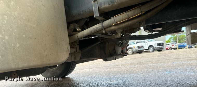 image for item EB2689 2011 International 7400 bucket truck