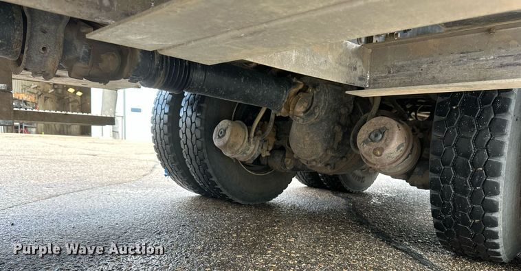 image for item EB2689 2011 International 7400 bucket truck