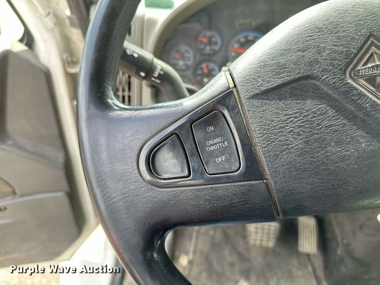 image for item EB2689 2011 International 7400 bucket truck