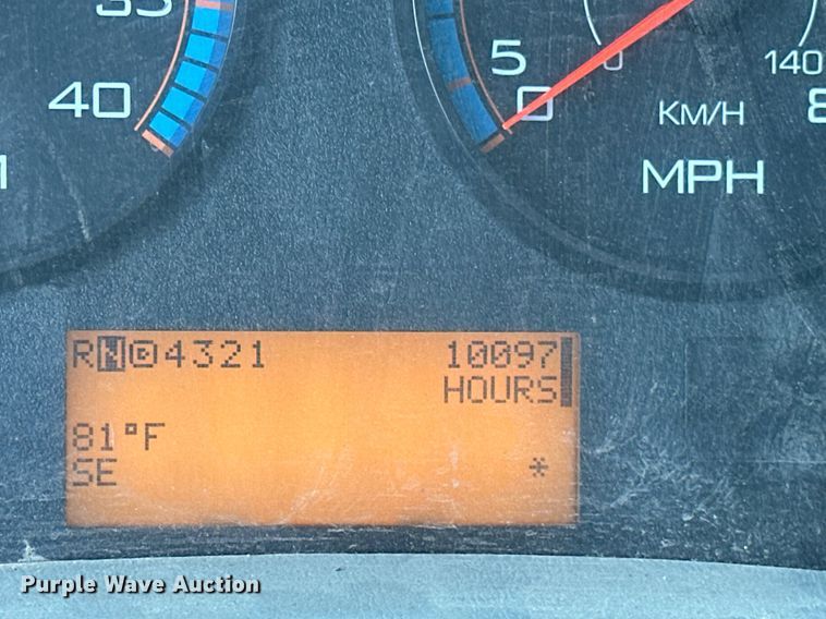 image for item EB2689 2011 International 7400 bucket truck