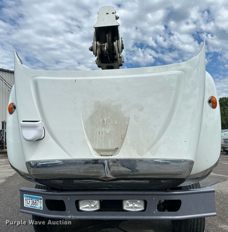 image for item EB2689 2011 International 7400 bucket truck