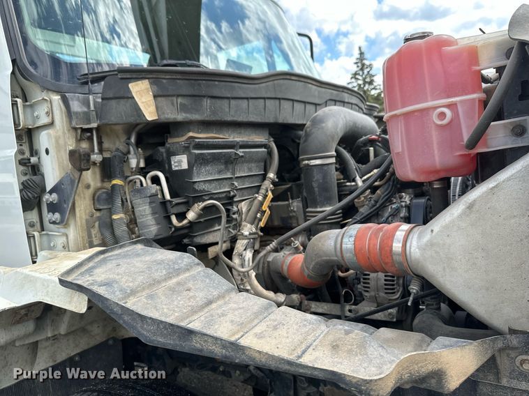 image for item EB2689 2011 International 7400 bucket truck