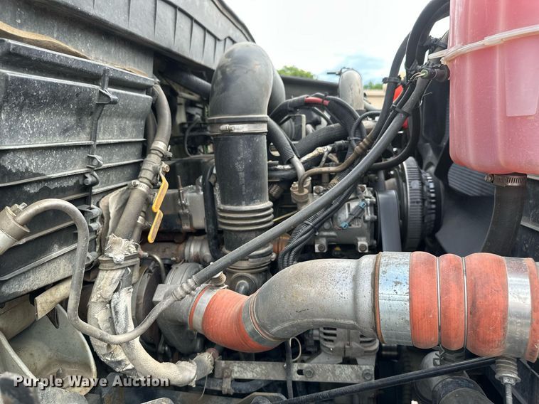 image for item EB2689 2011 International 7400 bucket truck