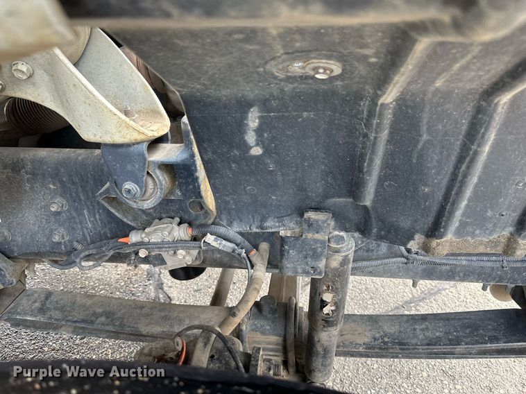 image for item EB2689 2011 International 7400 bucket truck