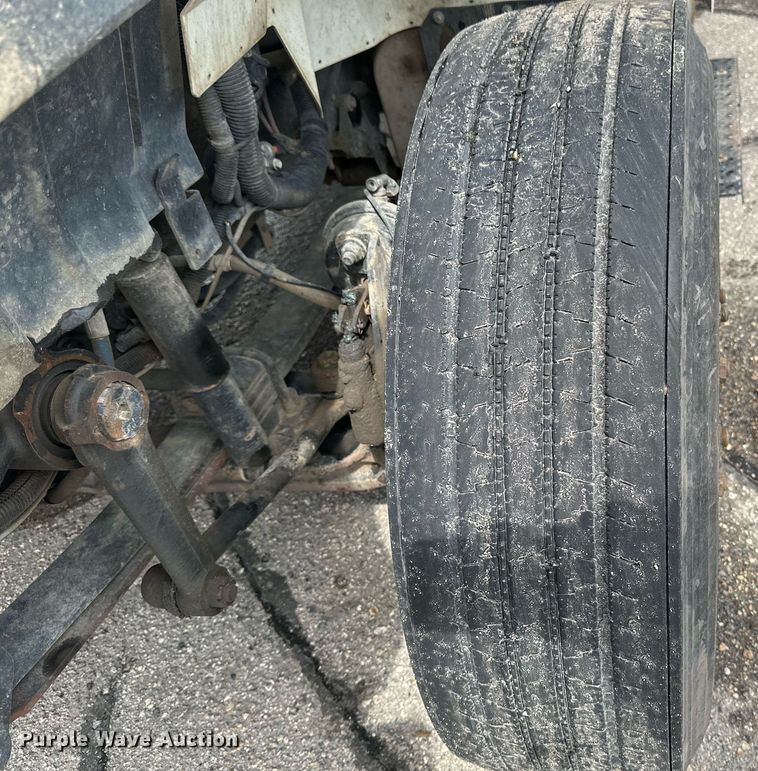 image for item EB2689 2011 International 7400 bucket truck