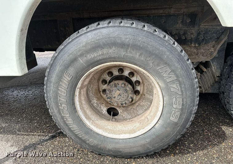 image for item EB2689 2011 International 7400 bucket truck