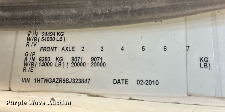 image for item EB2689 2011 International 7400 bucket truck