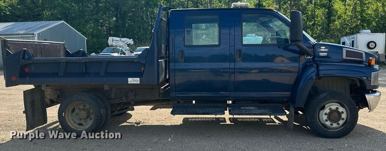 image for item EB2691 2004 Chevrolet C4500 Crew Cab dump truck