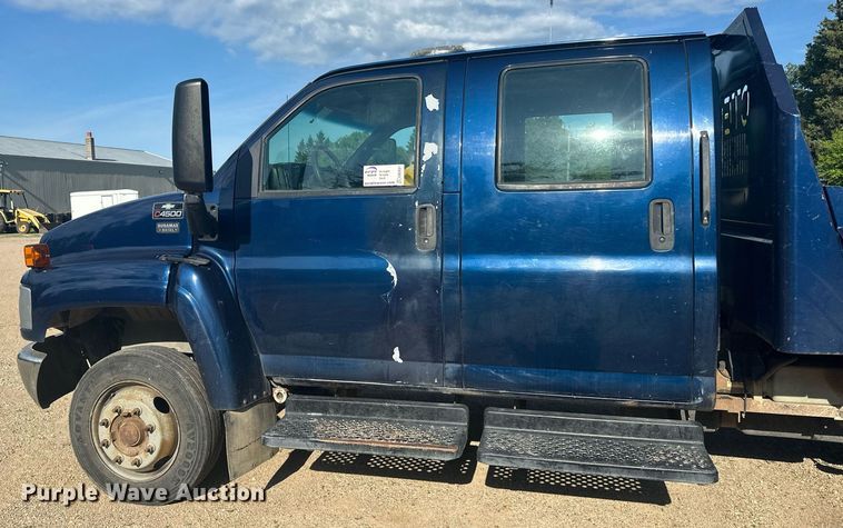 image for item EB2691 2004 Chevrolet C4500 Crew Cab dump truck