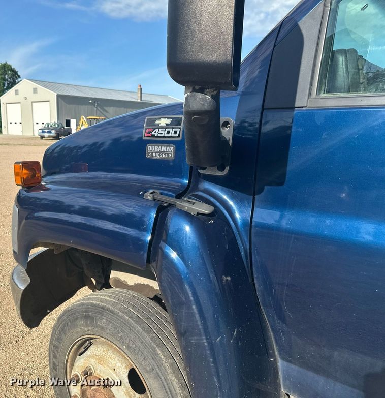 image for item EB2691 2004 Chevrolet C4500 Crew Cab dump truck