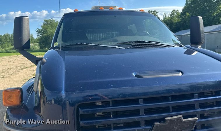 image for item EB2691 2004 Chevrolet C4500 Crew Cab dump truck