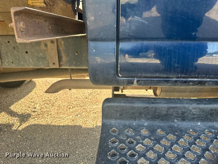 image for item EB2691 2004 Chevrolet C4500 Crew Cab dump truck