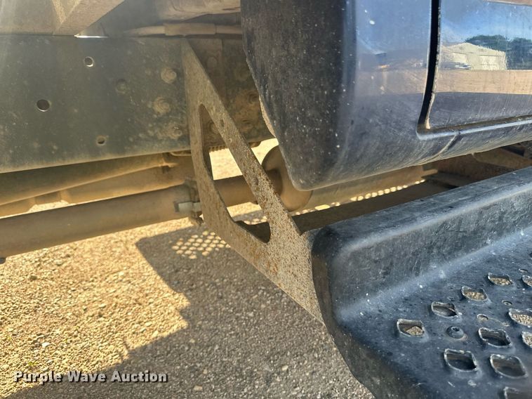 image for item EB2691 2004 Chevrolet C4500 Crew Cab dump truck