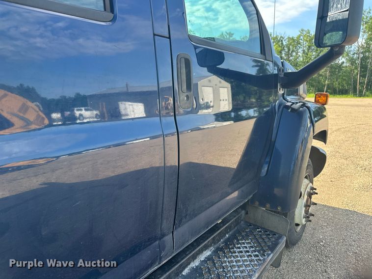 image for item EB2691 2004 Chevrolet C4500 Crew Cab dump truck