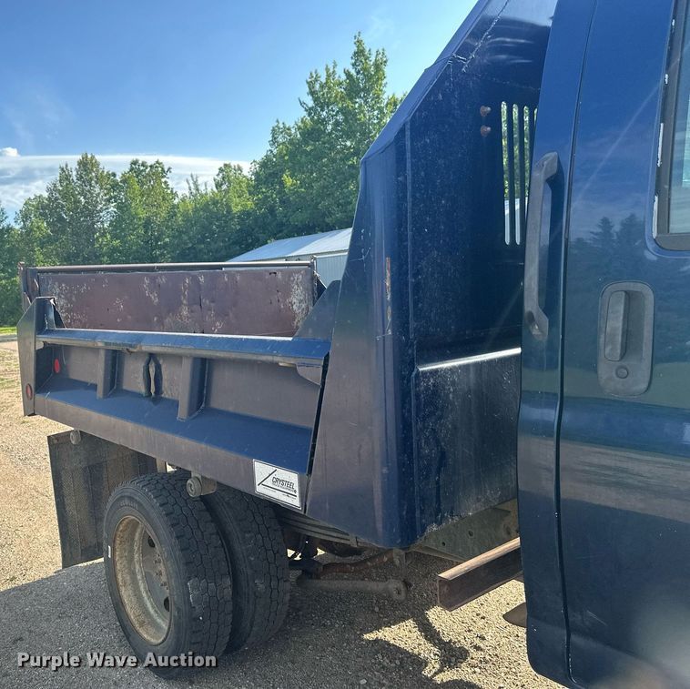image for item EB2691 2004 Chevrolet C4500 Crew Cab dump truck