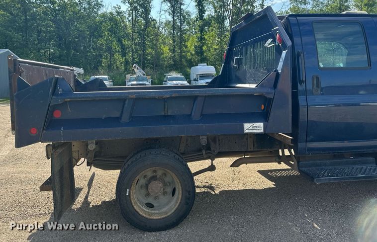 image for item EB2691 2004 Chevrolet C4500 Crew Cab dump truck
