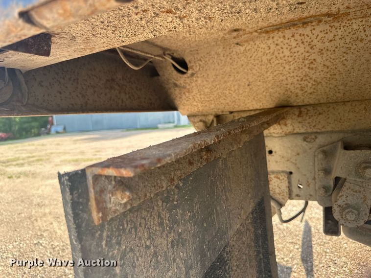 image for item EB2691 2004 Chevrolet C4500 Crew Cab dump truck