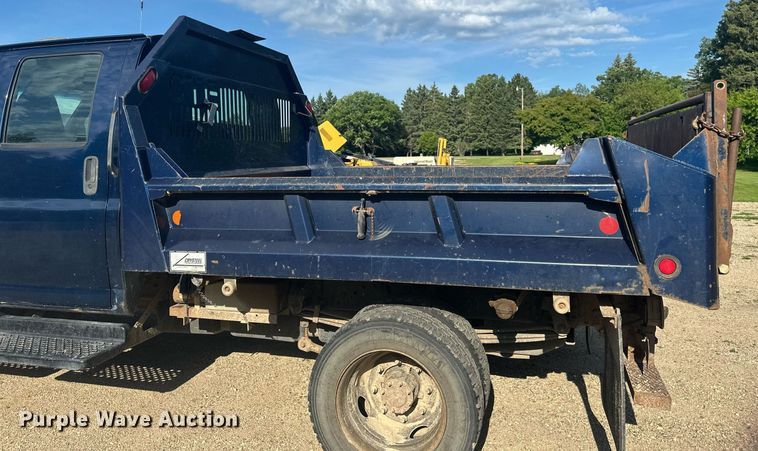 image for item EB2691 2004 Chevrolet C4500 Crew Cab dump truck