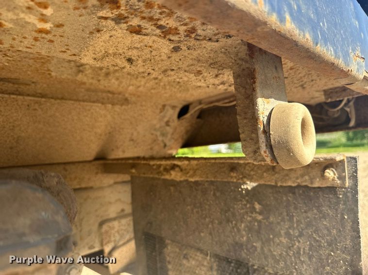 image for item EB2691 2004 Chevrolet C4500 Crew Cab dump truck