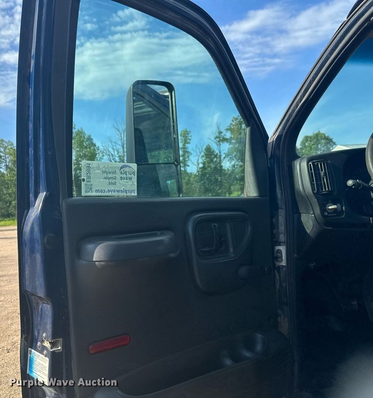 image for item EB2691 2004 Chevrolet C4500 Crew Cab dump truck