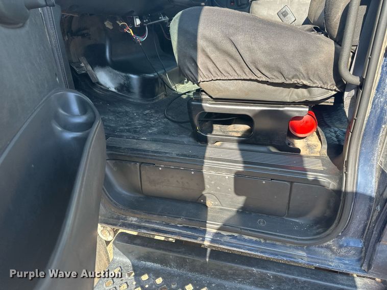 image for item EB2691 2004 Chevrolet C4500 Crew Cab dump truck