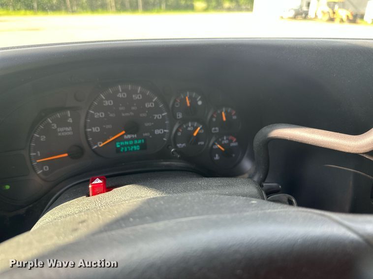 image for item EB2691 2004 Chevrolet C4500 Crew Cab dump truck