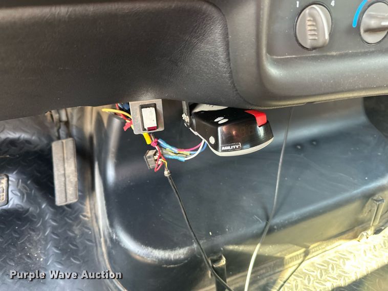 image for item EB2691 2004 Chevrolet C4500 Crew Cab dump truck