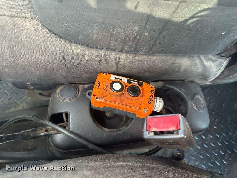 image for item EB2691 2004 Chevrolet C4500 Crew Cab dump truck