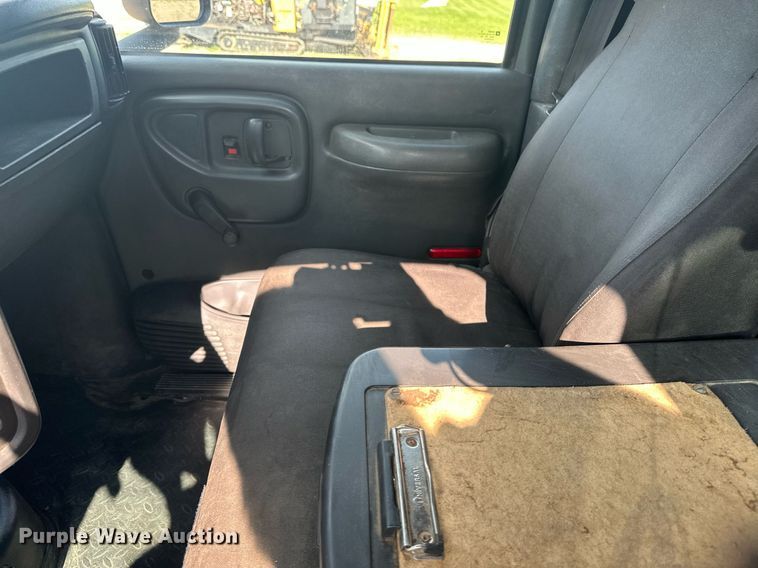 image for item EB2691 2004 Chevrolet C4500 Crew Cab dump truck