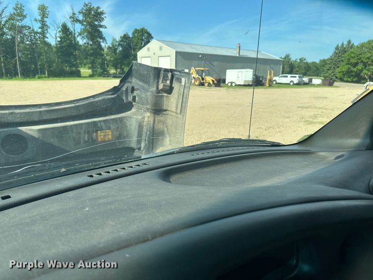 image for item EB2691 2004 Chevrolet C4500 Crew Cab dump truck