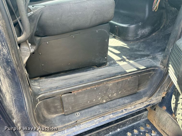 image for item EB2691 2004 Chevrolet C4500 Crew Cab dump truck