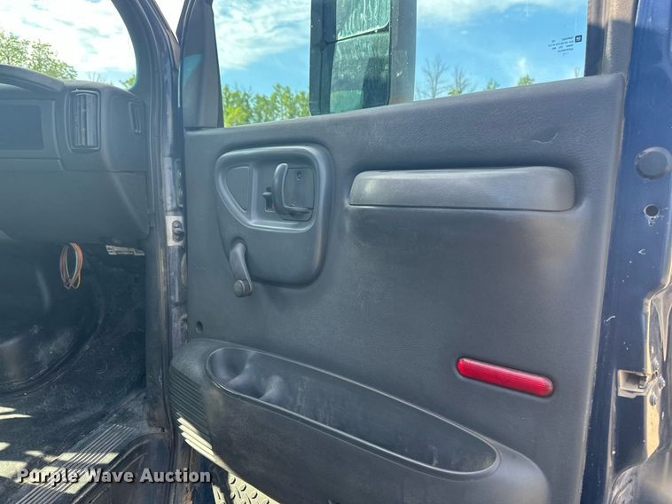 image for item EB2691 2004 Chevrolet C4500 Crew Cab dump truck