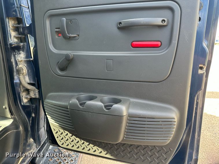 image for item EB2691 2004 Chevrolet C4500 Crew Cab dump truck