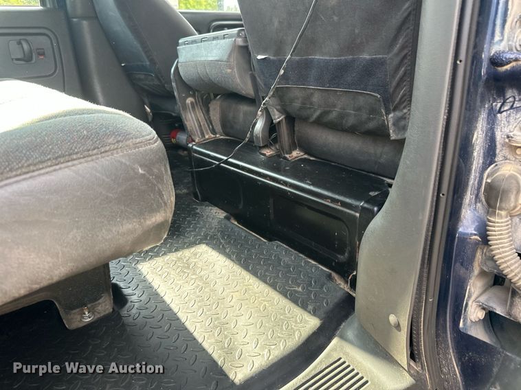 image for item EB2691 2004 Chevrolet C4500 Crew Cab dump truck