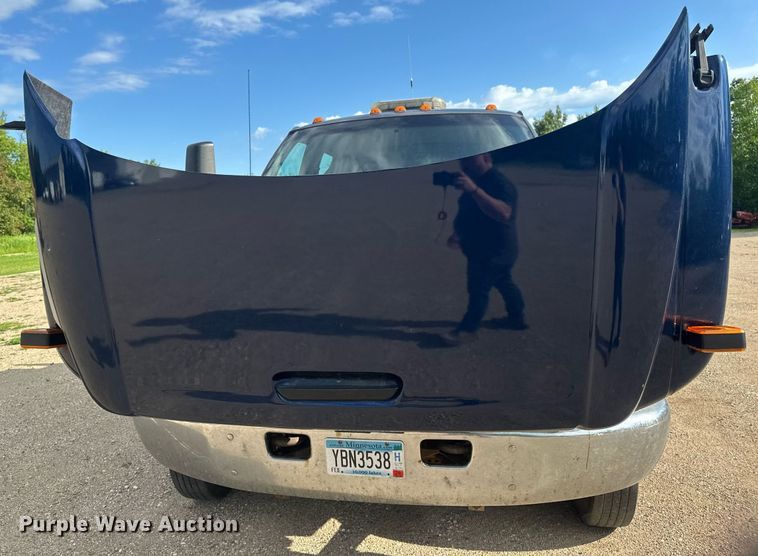 image for item EB2691 2004 Chevrolet C4500 Crew Cab dump truck