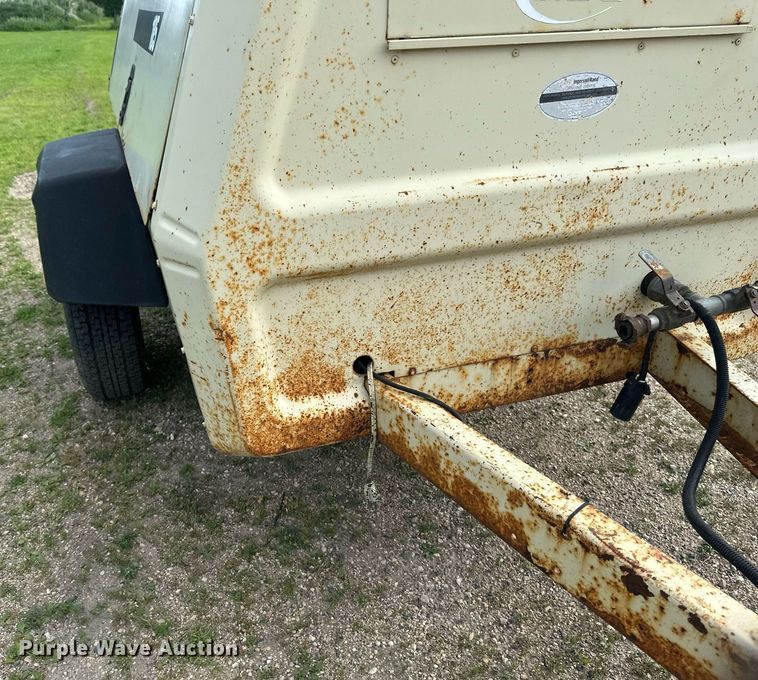 image for item EB2693 1994 Ingersoll Rand 185 air compressor