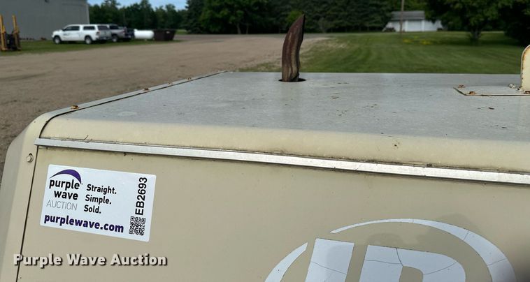 image for item EB2693 1994 Ingersoll Rand 185 air compressor