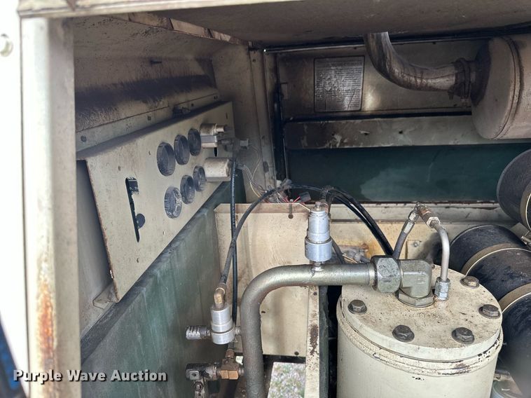 image for item EB2693 1994 Ingersoll Rand 185 air compressor