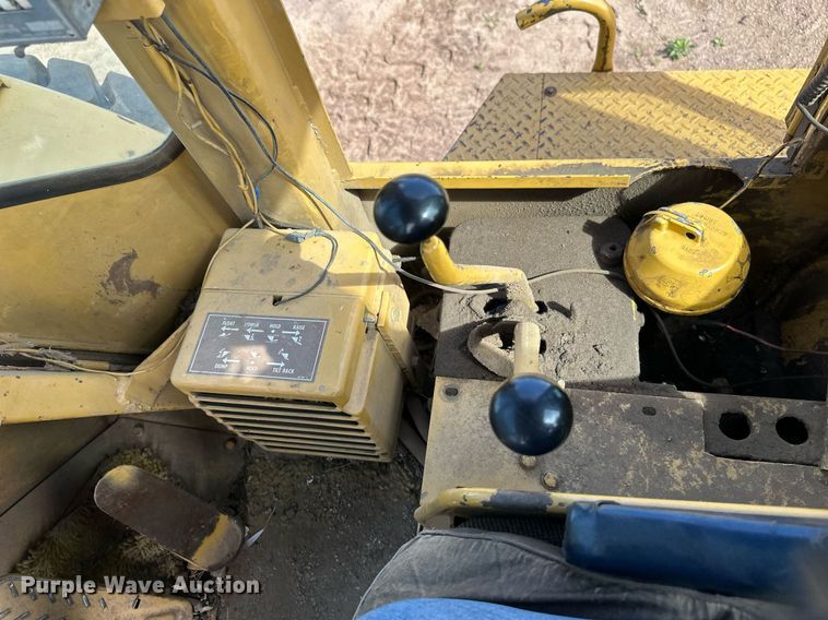 image for item EB2699 1972 Caterpillar 980B wheel loader