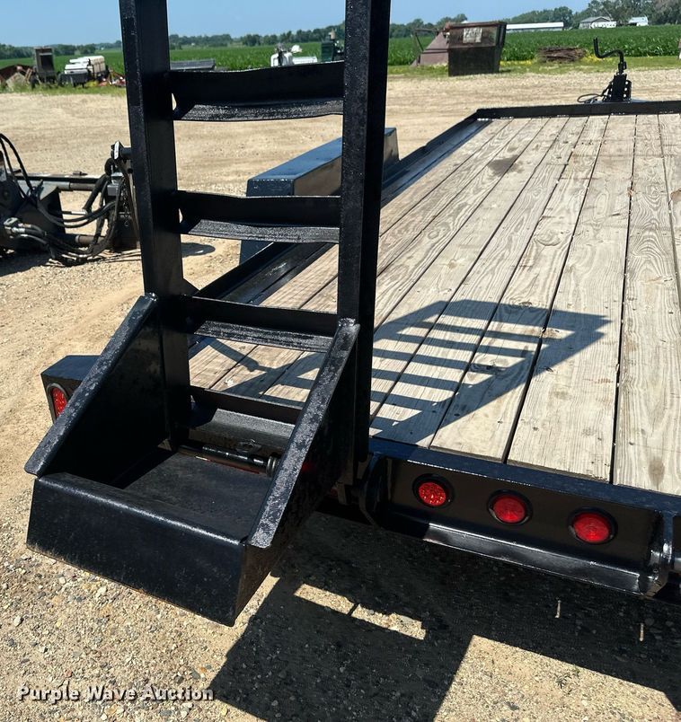 image for item EB2707 2007 Big Tow equipment trailer