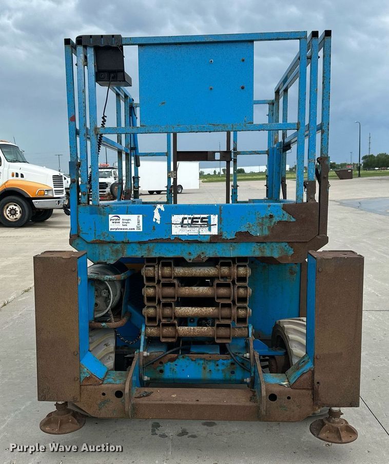 image for item EB2716 2006 Genie GS2668 RT scissor lift
