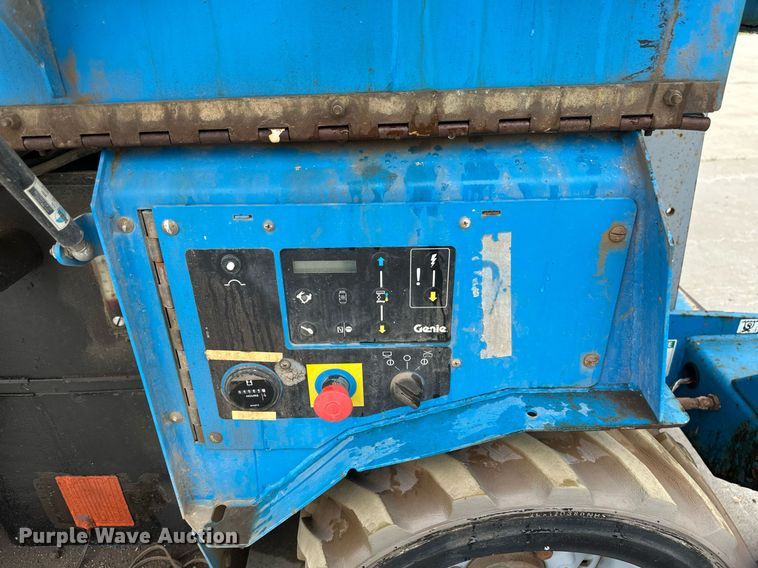 image for item EB2716 2006 Genie GS2668 RT scissor lift