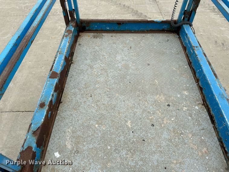 image for item EB2717 2006 Genie GS-2668 scissor lift