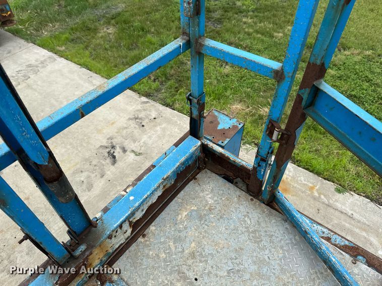 image for item EB2717 2006 Genie GS-2668 scissor lift