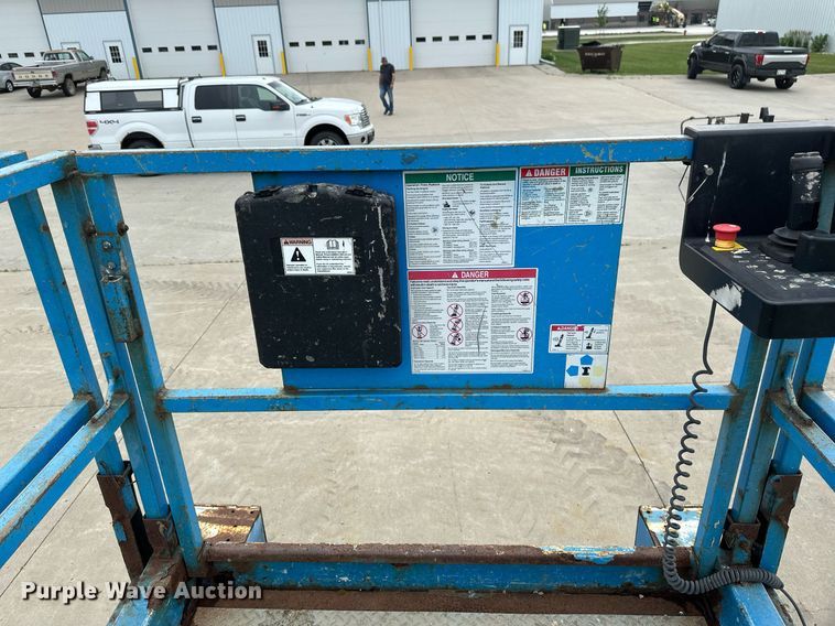 image for item EB2717 2006 Genie GS-2668 scissor lift