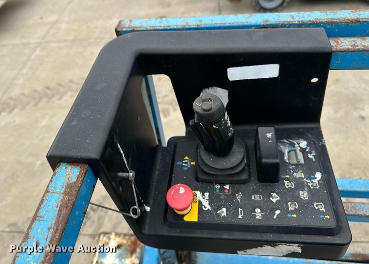 image for item EB2717 2006 Genie GS-2668 scissor lift