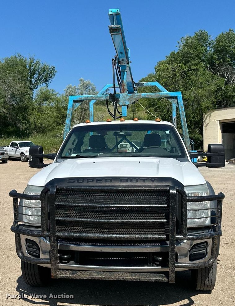 image for item EB2723 2011 Ford F550 Super Duty flatbed truck