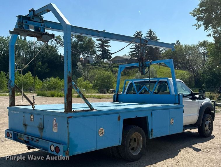 image for item EB2723 2011 Ford F550 Super Duty flatbed truck